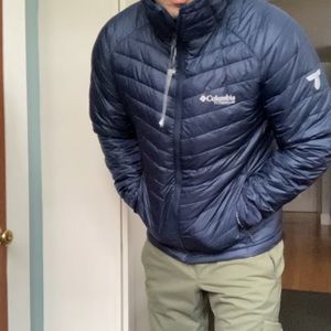 Columbia snowcountry hooded jacket